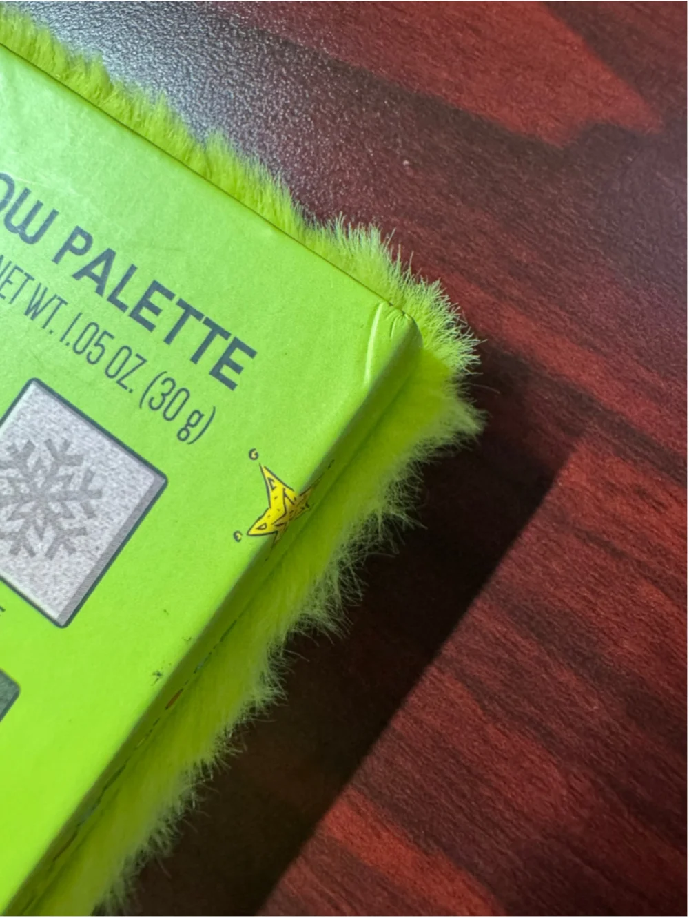The Grinch Faux Fur 16 Color Eyeshadow Palette Mirror
